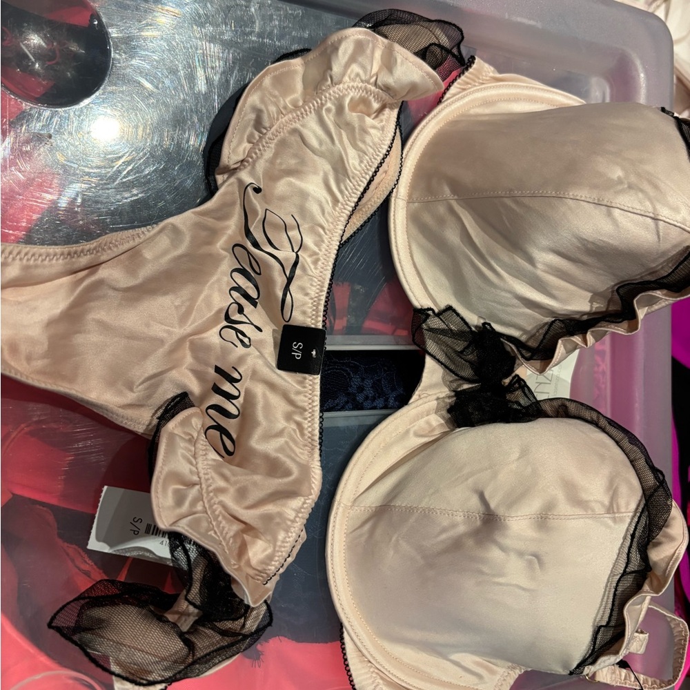 NWT two piece bra and undie. 34D and small